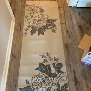 GAIAM YOGA MAT